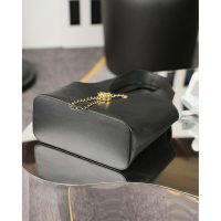 Chanel drawstring shoulder bucket hobo bag in diamond-quilted calfskin