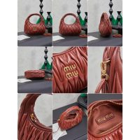 Miu miu matelasse wander half-moon hobo tote/underarm baguette in calfskin leather - 图片 8