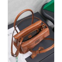 small Vintage Miu miu women's shopper handbag/shoulder leather tote with plaque charm - 图片 5