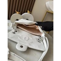 Chanel Classic Flap Shoulder Bag in quilted lambskin beige SHW