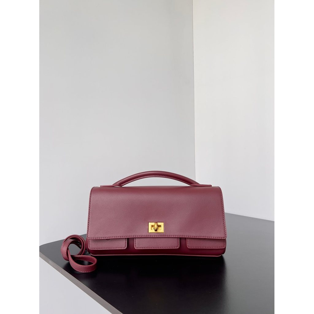 ph-11134201-820l7-mqsqfedr8irxcc.jpg Balenciaga Bel Air Small clutch/shoulder crossbody flap messenger/cosmetic cellphone holder - 图片 1
