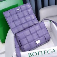 Bottega BV cassette padded cosmetic pouch clutch woven flap square messenger with magnetic closure - 图片 6