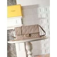 Fendi women's shoulder flap messenger bag square underarm baguette with magnetic buckle - 图片 3