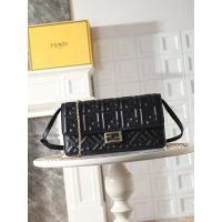 Fendi women's shoulder flap messenger bag square underarm baguette with magnetic buckle - 图片 4