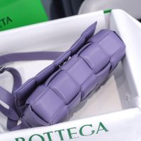 Bottega BV cassette padded cosmetic pouch clutch woven flap square messenger with magnetic closure - 图片 5