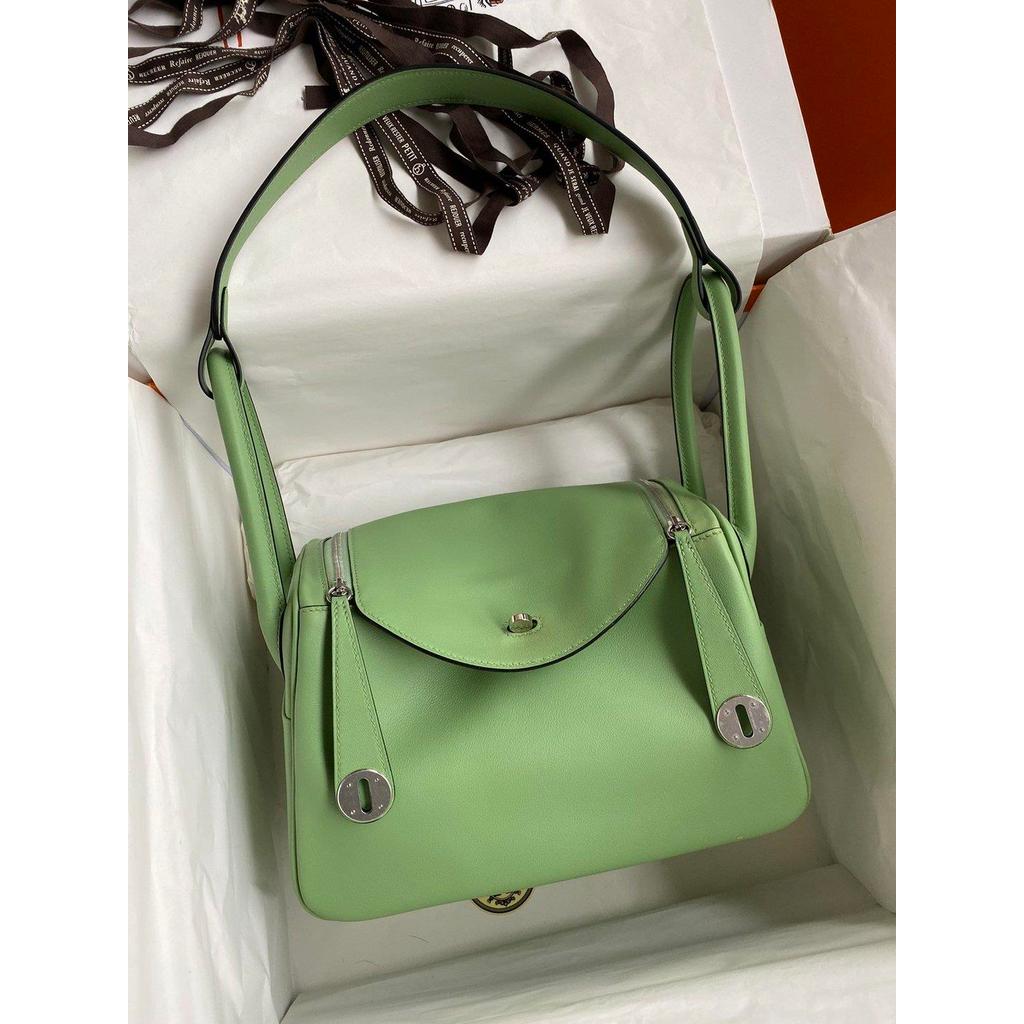 ph-11134201-820l9-mqsodmzt105q11.jpg swift Hermes Vert Criquet lindy 26 shoulder tote bag PHW-full handmade/boutique inclusion