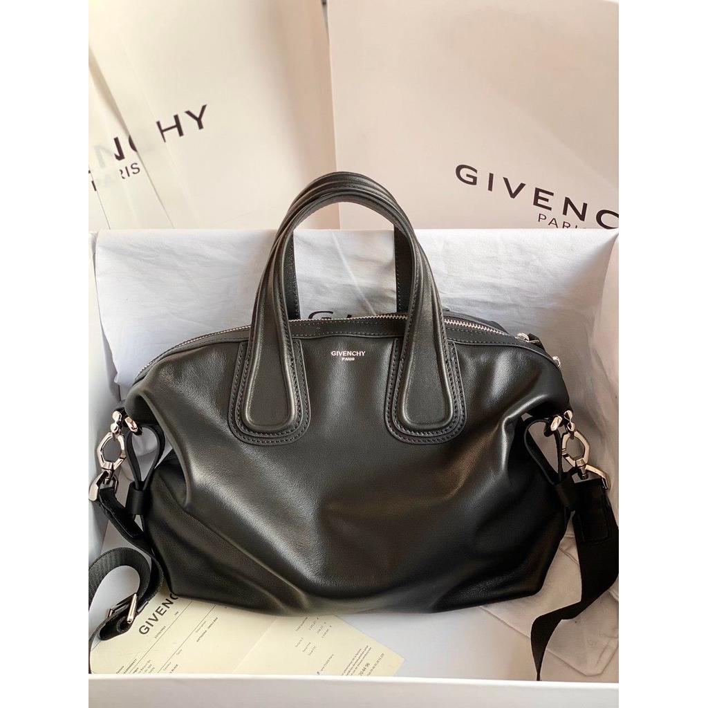 ph-11134201-820l9-mqsp3zra7qj386.jpg Large antigona lock soft large-capacity travelling bag Boston shopper handbag tote in calfskin - 图片 1