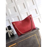 Chanel Grand Shopping Tote (GST) in quilted lambskin