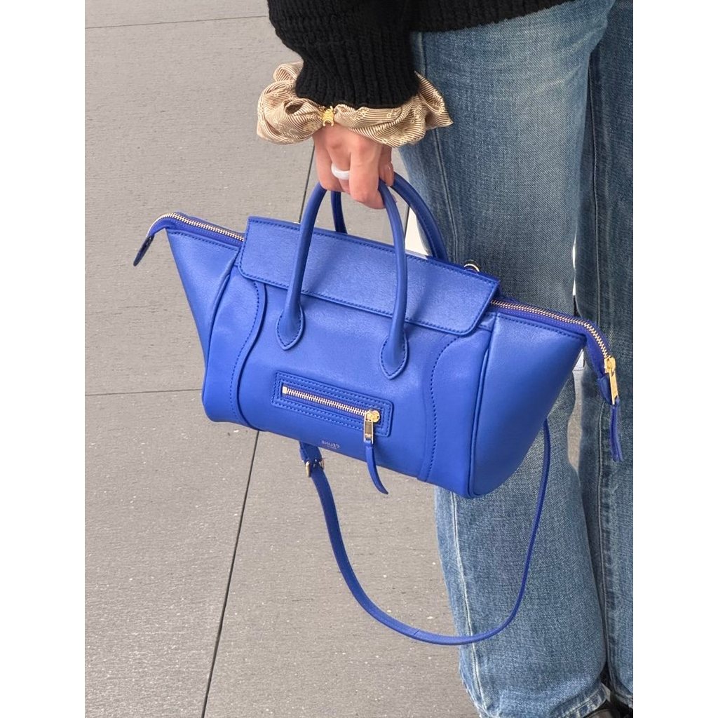 ph-11134201-820l9-mqsrgqh776kie4.jpg classic Celine smile-face tote handbag with protect metal feet - 图片 1