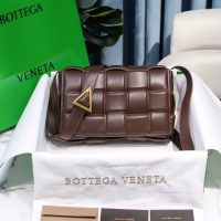 Bottega BV cassette padded cosmetic pouch clutch woven flap square messenger with magnetic closure - 图片 2