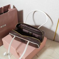 Miu miu east-west Gym bowling handbag/shoulder underarm baguette hobo in calfskin - 图片 4