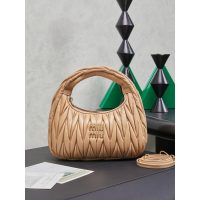 Miu miu matelasse wander half-moon hobo tote/underarm baguette in calfskin leather - 图片 2