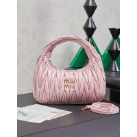 Miu miu matelasse wander half-moon hobo tote/underarm baguette in calfskin leather - 图片 3