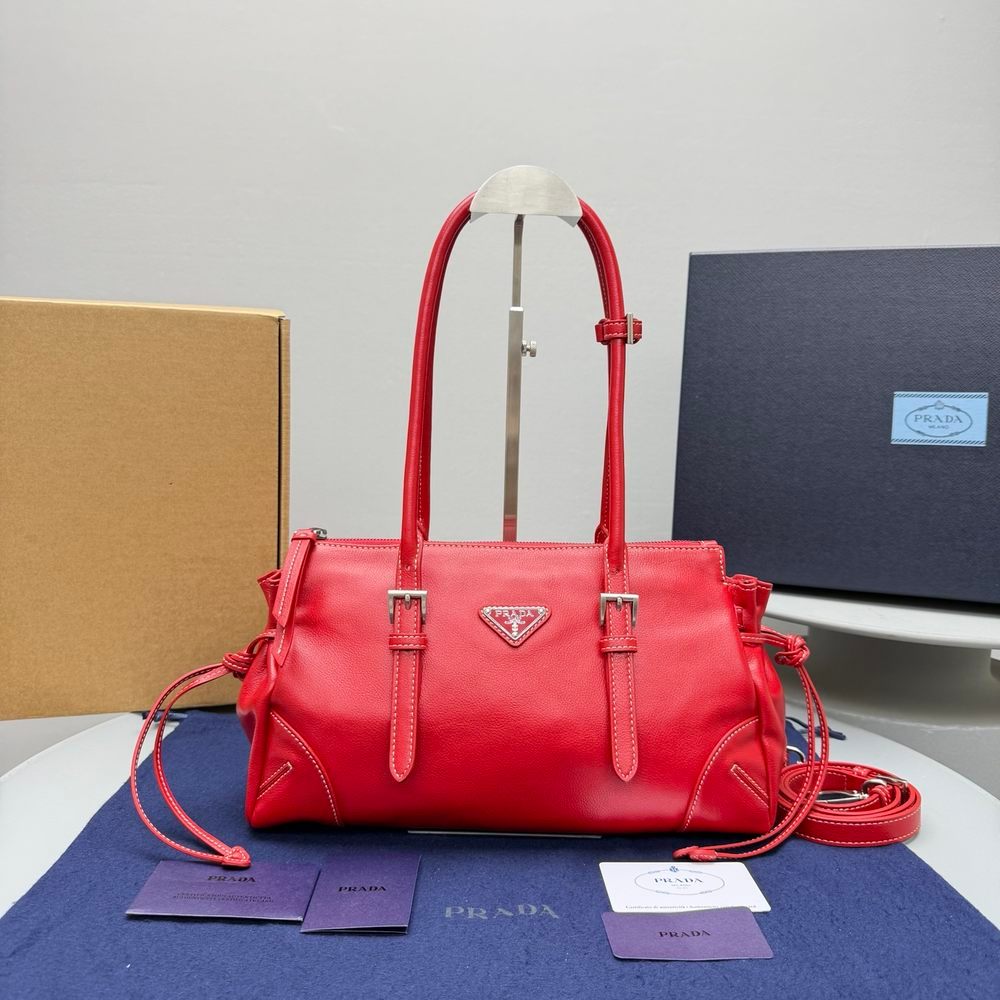 ph-11134201-820la-mqsque3z81e6db.jpg Prada Red Shoulder Tote Bag in Grained Calfskin