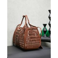 Large Women's laser-cut cage shopper handabg Miu miu resort beach tote with detachable clutch - 图片 3