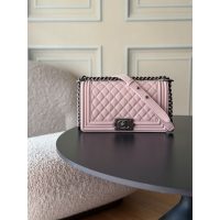 Vintage Chanel boy shoulder flap bag in vibrant pink caviar calfskin GHW