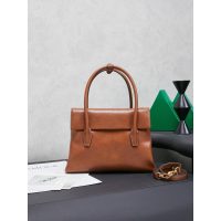 small Vintage Miu miu women's shopper handbag/shoulder leather tote with plaque charm - 图片 2