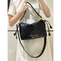 Chevron quiled Fenndi mamma underarm baguette shoulder flap messenger tote with jacquard strap - 图片 3