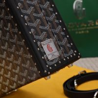 goyar canvas trunk handbag compact suitcase clamshell crossbody sling messenger bag with code detail - 图片 9