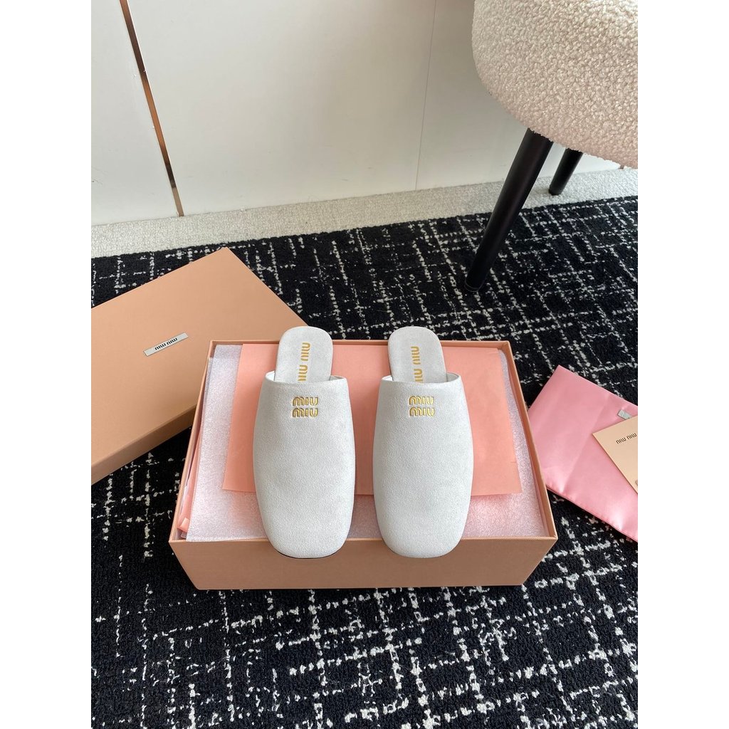 ph-11134201-820lc-mqspt5es6vbj5e.jpg Miumiu suede slide mules half drag shoes summer flap sandal indoor healthy slipper size35-42 - 图片 1