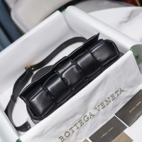 Bottega BV cassette padded cosmetic pouch clutch woven flap square messenger with magnetic closure - 图片 8