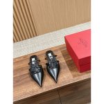 Valentino pointed flat sandal slipper outdoor slide mules half drag shoes designer shoes size35-40