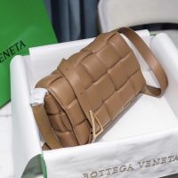 Bottega BV cassette woven flap square messenger padded cosmetic pouch clutch with magnetic closure - 图片 6