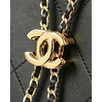 Chanel drawstring shoulder bucket hobo bag in diamond-quilted calfskin