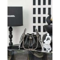 Chanel 25 Small/medium Handbag in Black and White with detachable clutch