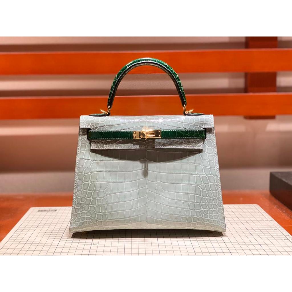 ph-11134201-820le-mqsl27996igxc9.jpg Hermes bicolor kelly 25 handbag GHW with horseshoe stamp in alligator full handmade/boutique inclusion