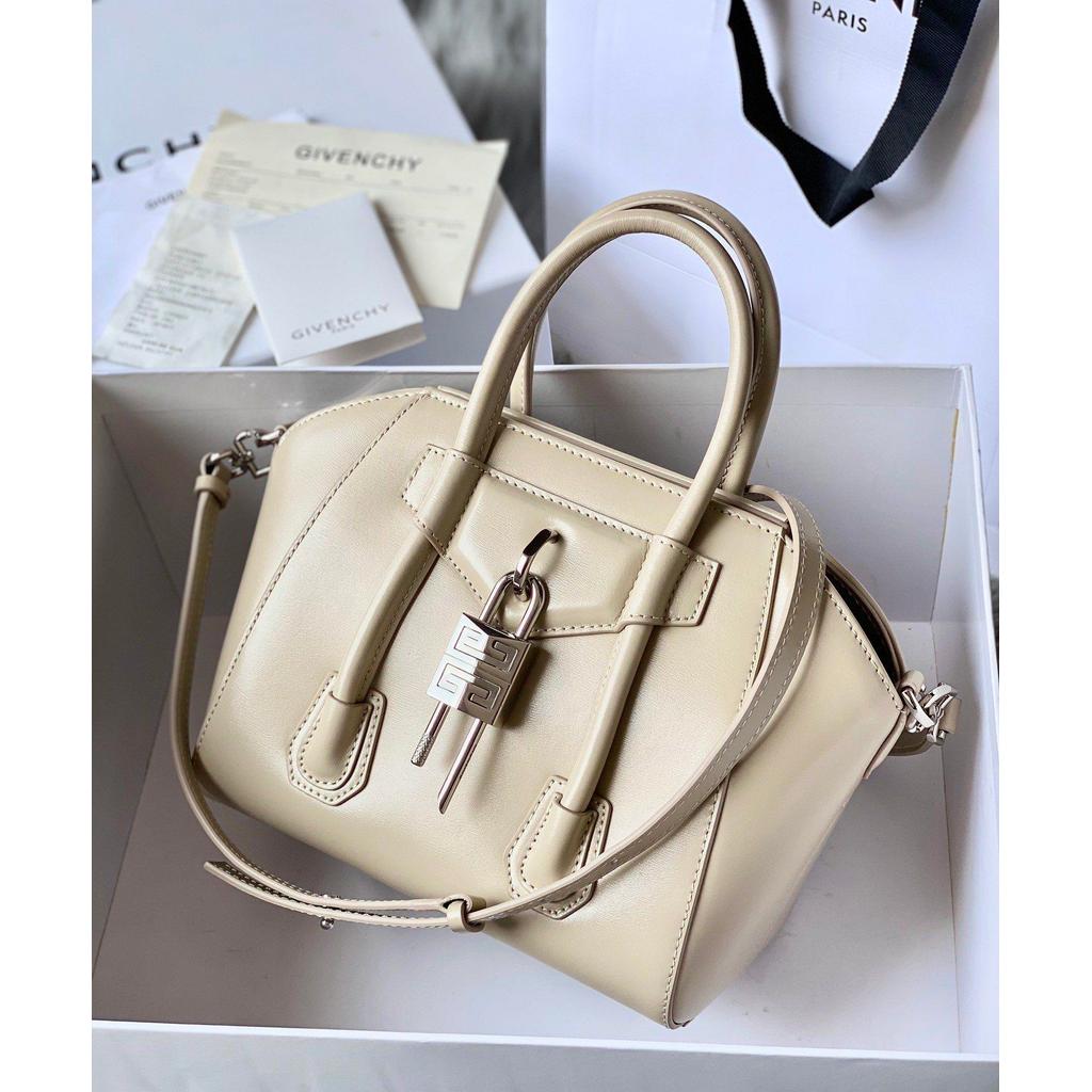 ph-11134201-820le-mqsp22efnvv33c.jpg Givenchy Antignoa tiny shopper handbag crossbody shopping tote in France leather - 图片 1