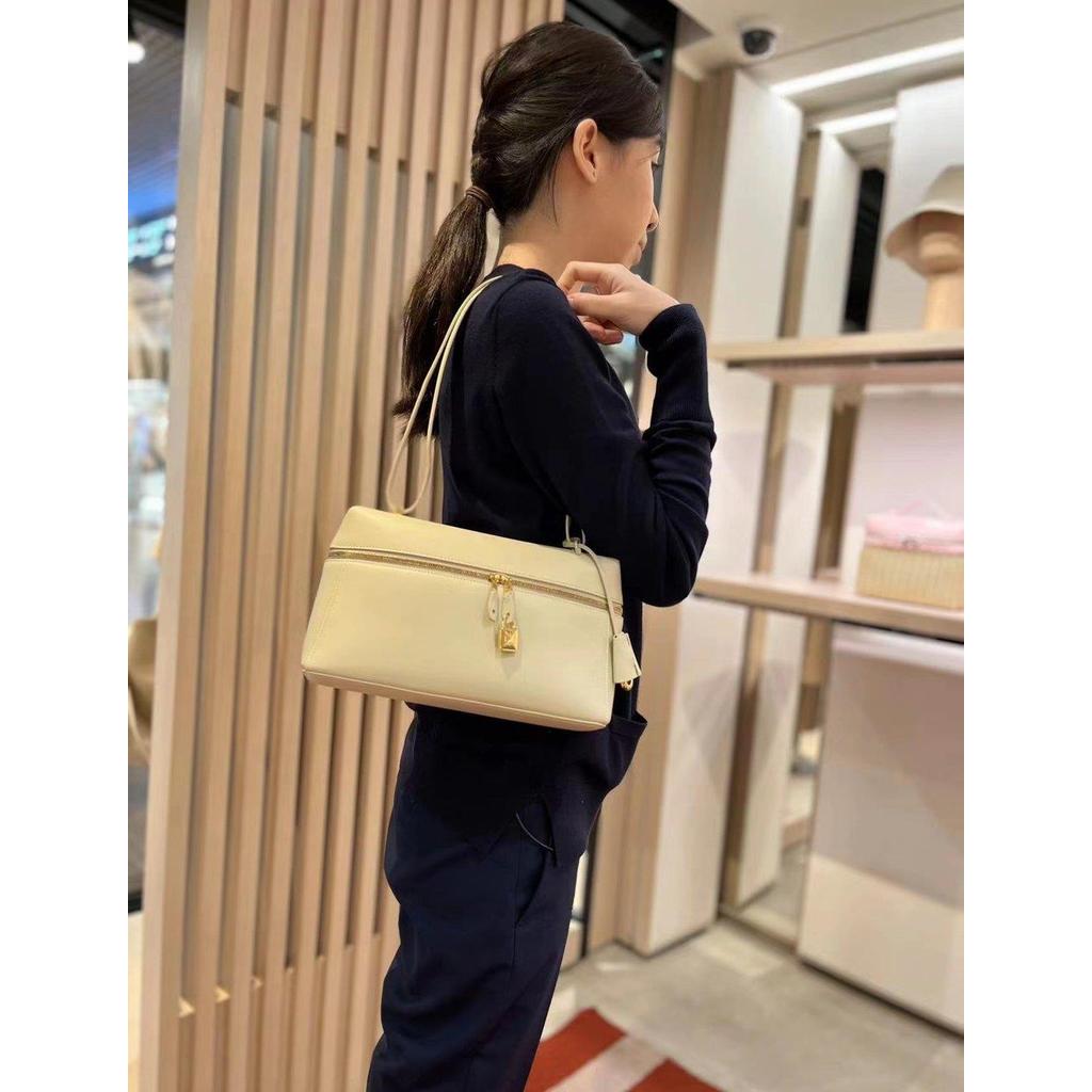 ph-11134201-820le-mqsp5xr7co3x14.jpg loro piana L27 ladies undearm case baguette sling crossbody shoulder cellphone bag cosmetic box - 图片 1