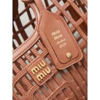 Large Women's laser-cut cage shopper handabg Miu miu resort beach tote with detachable clutch - 图片 5