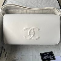 Chanel shoulder Messenger Flap Bag-Black Lambskin Stitched CC Logo