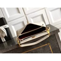 Quilted Chanel Hobo Bag in beige Calfskin