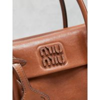 small Vintage Miu miu women's shopper handbag/shoulder leather tote with plaque charm - 图片 4