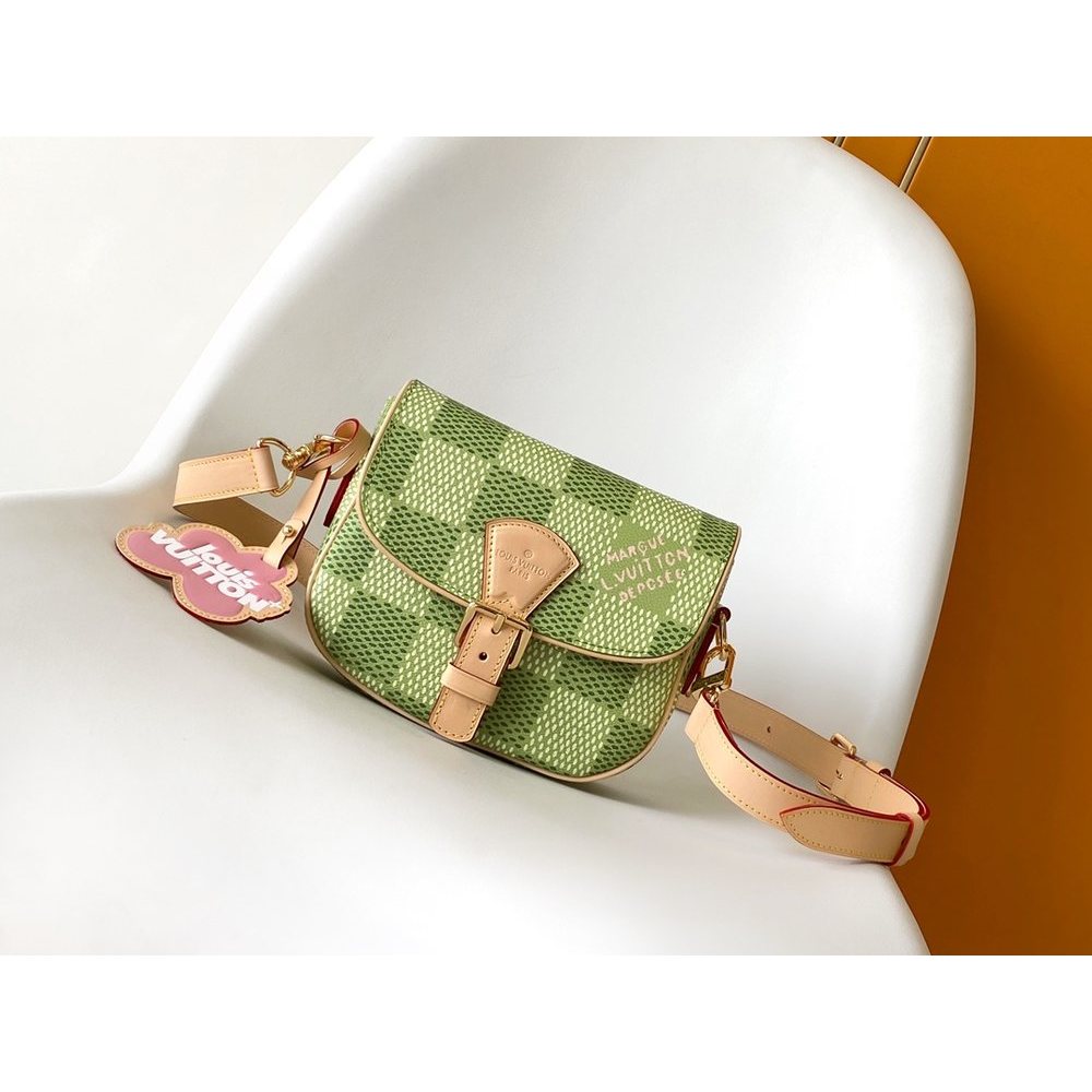 ph-11134201-820lf-mqsrelowm1a9e4.jpg Louis Vuitton LV monogram canvas messenger shoulder bag