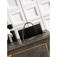 Green Chane Long Clutch in Lizard-Effect Calfskin