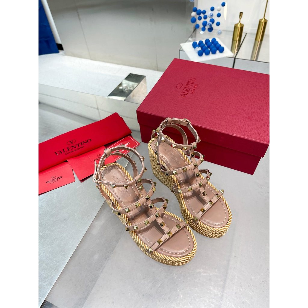 ph-11134201-820lg-mqsphe0gp2bv07.jpg Valentino rockstud wedge espadrilles platform ankle strapped sandal size35-42 - 图片 1