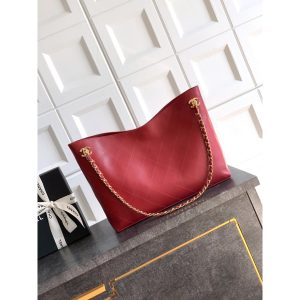 Chanel Grand Shopping Tote (GST) in quilted lambskin
