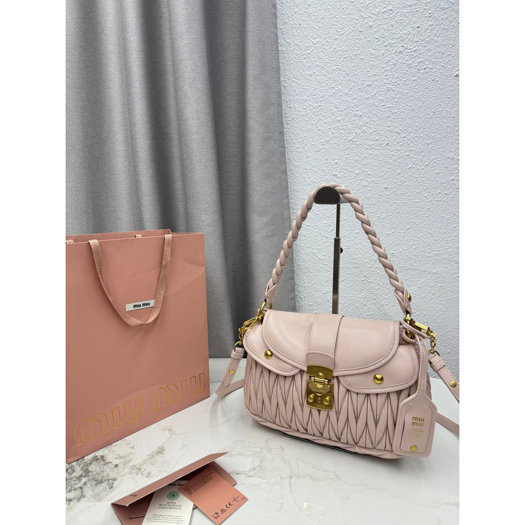 ph-11134201-820lg-mqsqylfuypkw4d.jpg lambskin Miu miu matelasse shoulder flap saddle bag/underarm baguette with braided handle - 图片 1