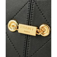 Chanel drawstring shoulder bucket hobo bag in diamond-quilted calfskin