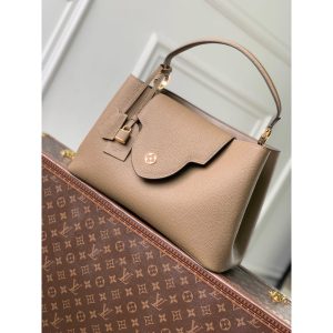 etaupe Louis Vuitton Capucines GM Grainy Calfskin Tote Bag Women