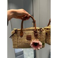 raffia-woven Miu miu basket handbag/elegant open beach tote with leather trim - 图片 4