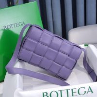 Bottega BV cassette padded cosmetic pouch clutch woven flap square messenger with magnetic closure - 图片 4