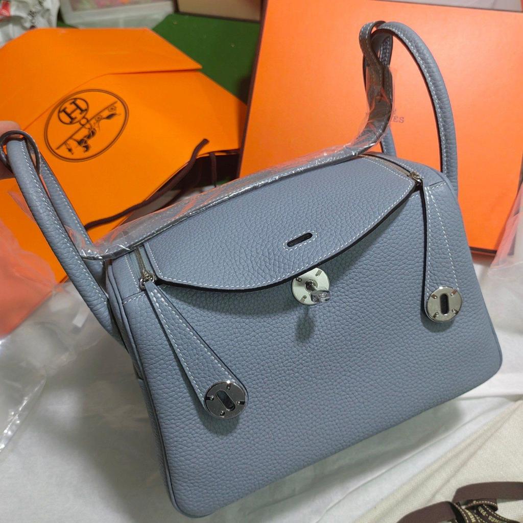 ph-11134201-820li-mqsonn6n7rwie1.jpg hermes lindy 26 shoulder tote bag-denim togo calfskin PHW full handmade boutique package