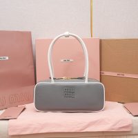 Miu miu east-west Gym bowling handbag/shoulder underarm baguette hobo in calfskin - 图片 5