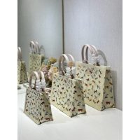 three sizes butterfly-motif Dior canvas booktote/resort beach tote handbag - 图片 2