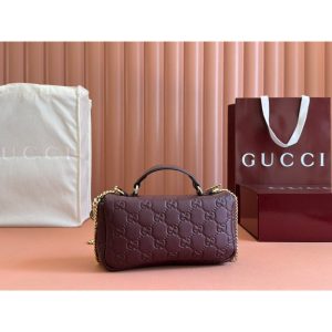 Gucci GG Marmont Shoulder Bag Women in burgundy calfskin